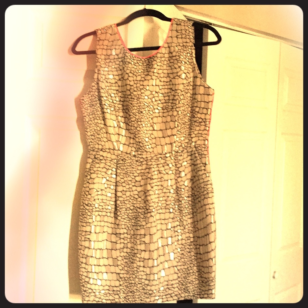 Silver print dress w/ pink piping detail & zipper